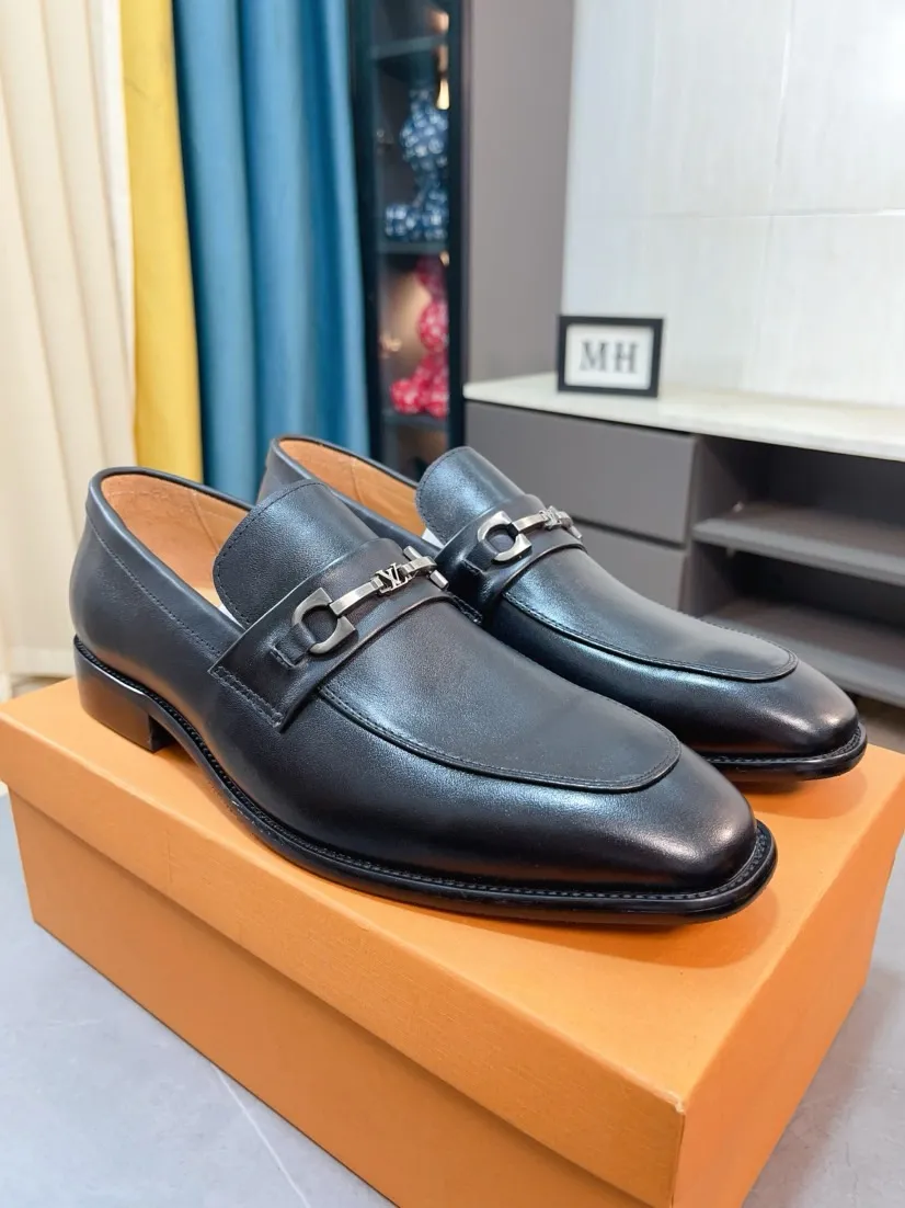 Men's Men's Shoes 💰458🌹🌹Niuli [LV] Louis Vuitton's new open-edge pigskin shoes are the most popular classic. Synchronized with the official website, the upper adopts Italian imported upper embossing➕comfortable cowhide lining, fashionable atmosphere, unique brand and unique craftsmanship. Highlighting the hot style of the new year. Stop hesitating, stop wandering, get it now. Code number: 38--44
